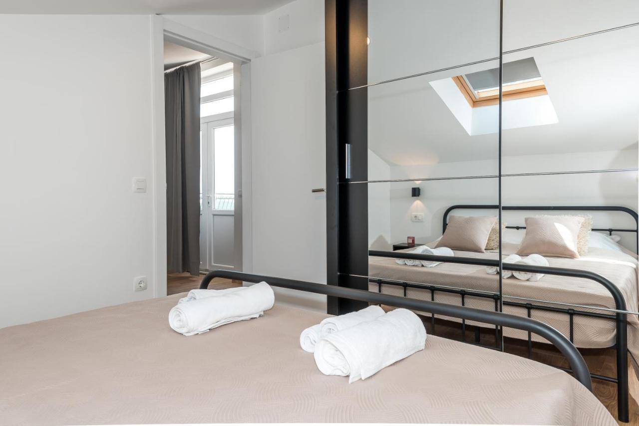 Abi Attic Apartment 시베니크 외부 사진