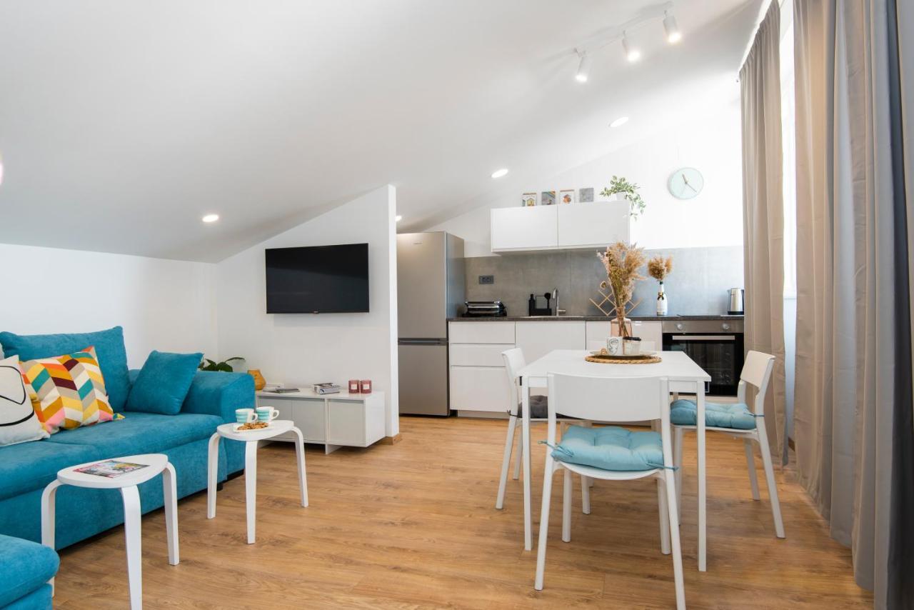 Abi Attic Apartment 시베니크 외부 사진